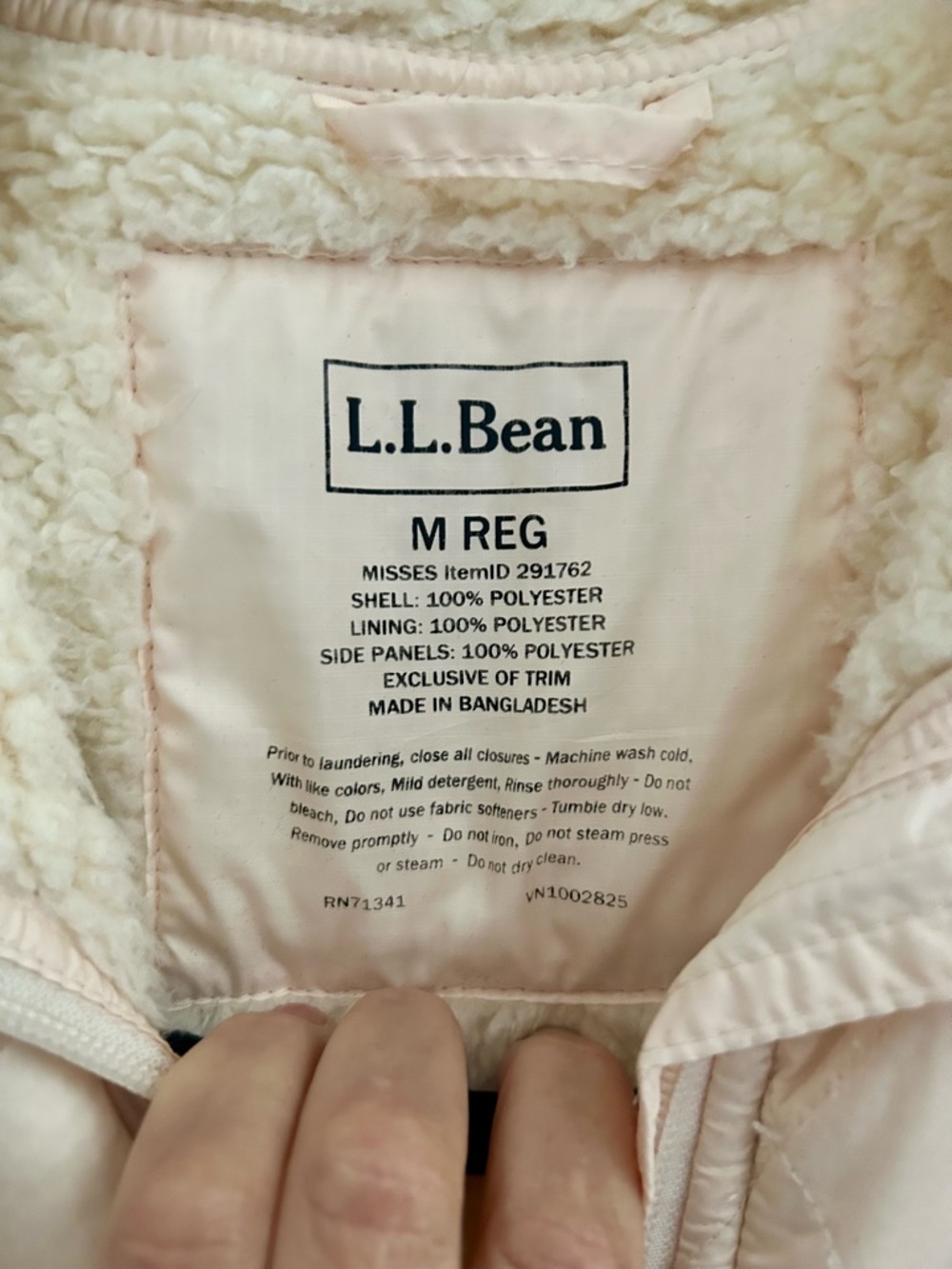 L.L. Bean Women's Cream Quilted PrimaLoft Fleece Lined Vest; SIze Med - Picture 3 of 7